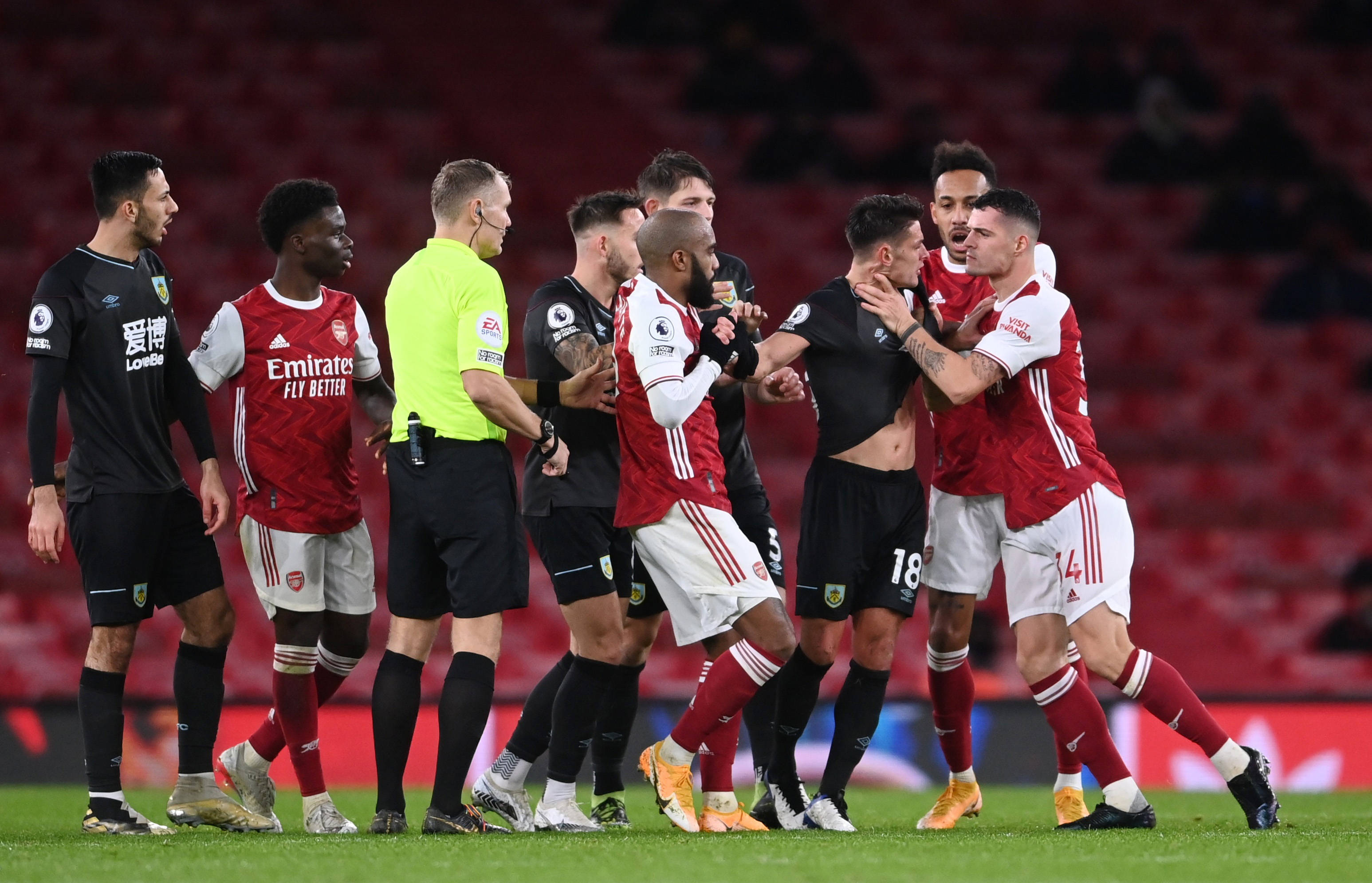 坚持在赛场 坚持在赛场